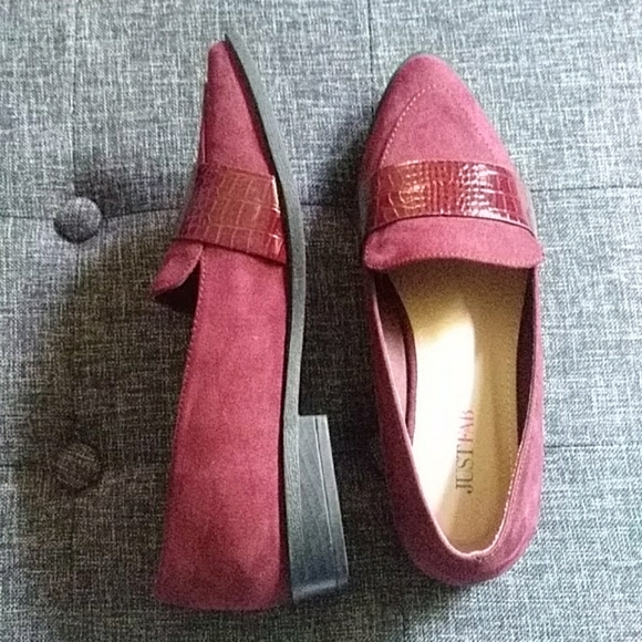 Burgundy Flats - Picture 1 of 1